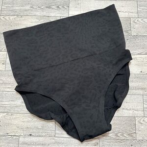 Victoria’s Secret Curves Black Leopard High Waist Ruched Brief‎ Panty XL